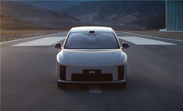 富联平台：理想i8纯电SUV 7月上市！李想：二胎及三代同堂家庭可以耐心等等